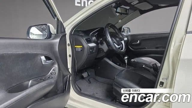 Kia All New Morning Luxury, 2012 11