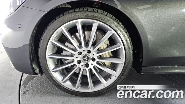 Mercedes-Benz E-класс W213 AMG Line, 2022 все фото