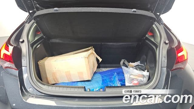 Hyundai Veloster (JS) Core, 2018 21