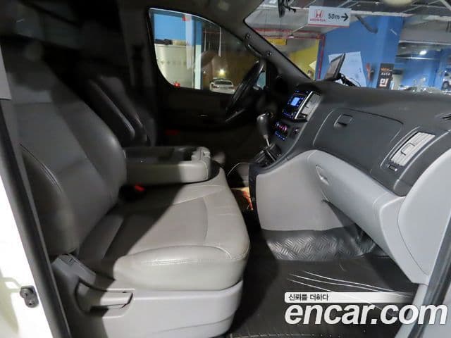 Hyundai Grand Starex CVX Deluxe, 2017 8