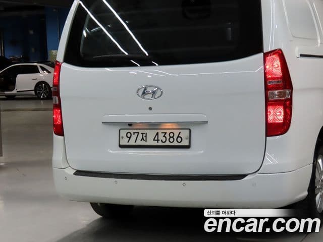 Hyundai Grand Starex CVX Deluxe, 2017 17