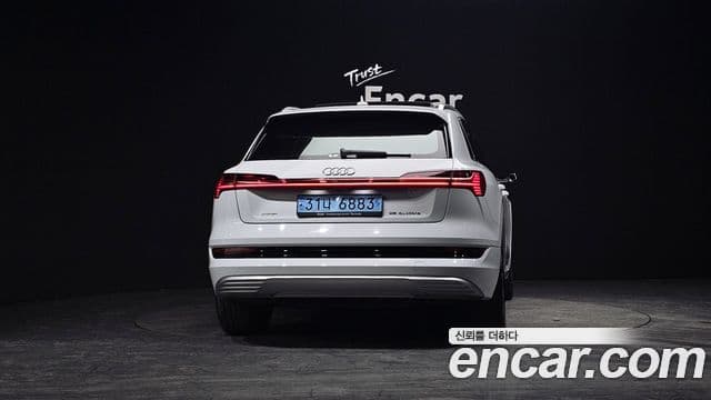 Audi e-Tron, 2020 4