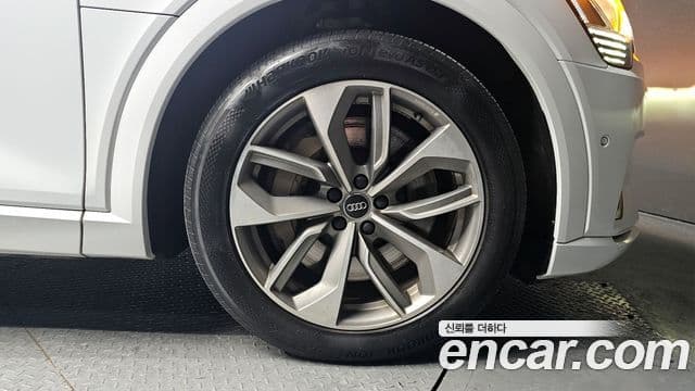 Audi e-Tron, 2020 все фото