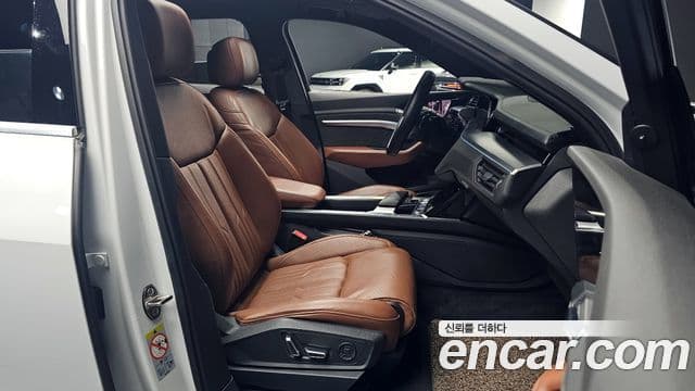 Audi e-Tron, 2020 10