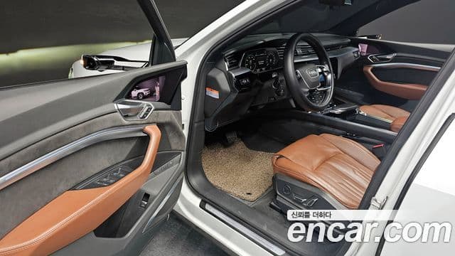 Audi e-Tron, 2020 11