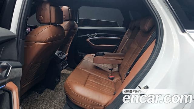 Audi e-Tron, 2020 12