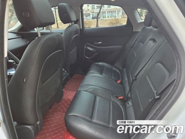 Jaguar E-PACE P250 SE, 2018 10