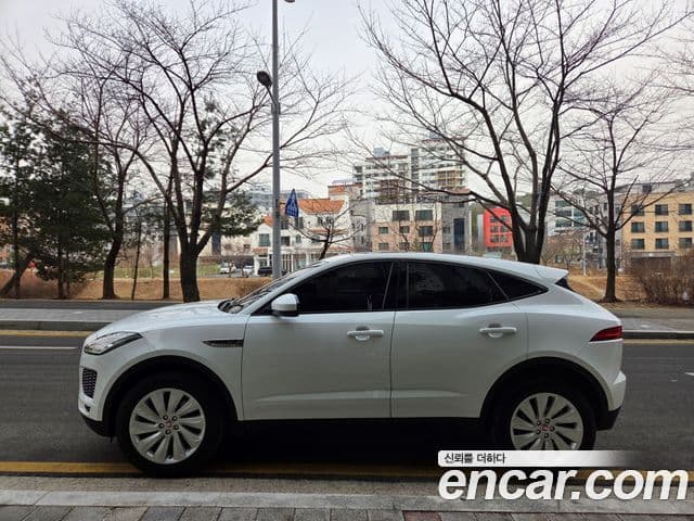 Jaguar E-PACE P250 SE, 2018 17