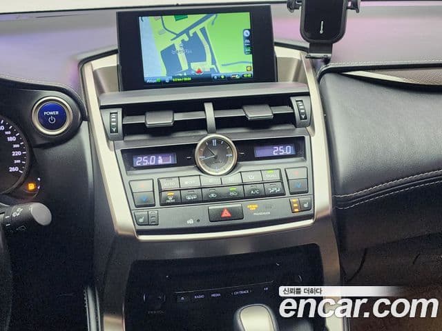 Lexus NX300h Supreme, 2017 7