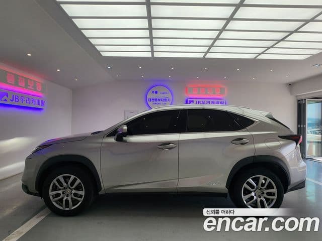 Lexus NX300h Supreme, 2017 12