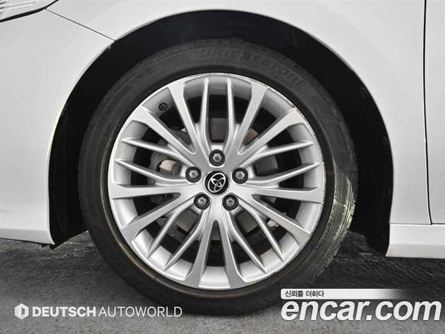 Toyota 캠리 (XV70), 2019 18