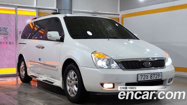 Kia Carnival R Premium, 2012 3