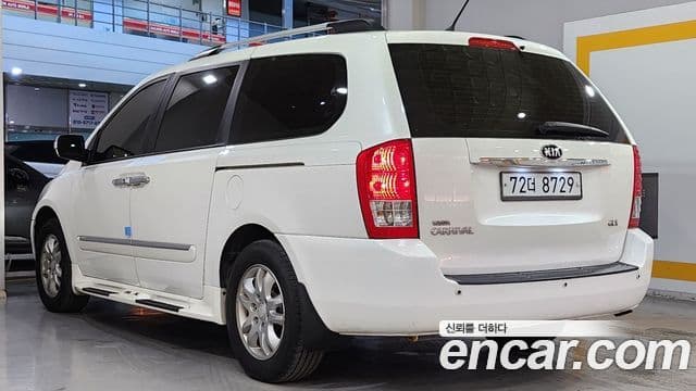 Kia Carnival R Premium, 2012 6