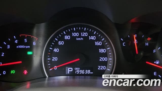 Kia Carnival R Premium, 2012 13