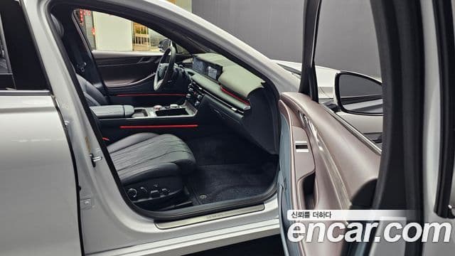 Genesis G80 (RG3) бензин 2.5 турбо AWD, 2025 10