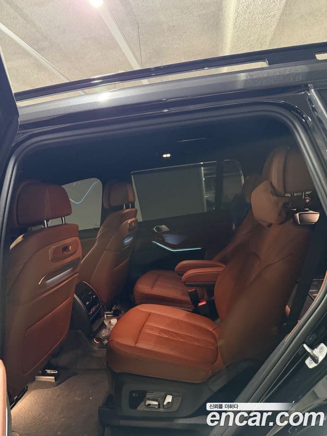 BMW X7 (G07) xDrive 40d M Sport 6인승, 2025 11