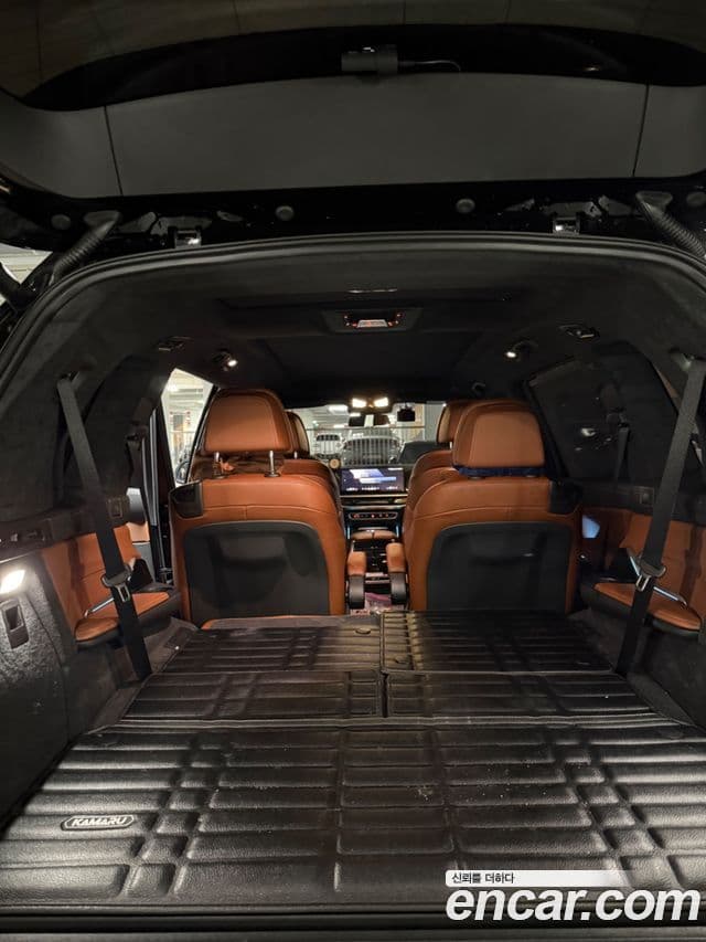 BMW X7 (G07) xDrive 40d M Sport 6인승, 2025 13