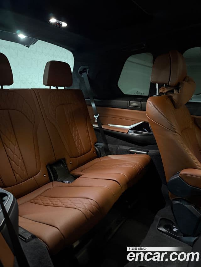 BMW X7 (G07) xDrive 40d M Sport 6인승, 2025 16