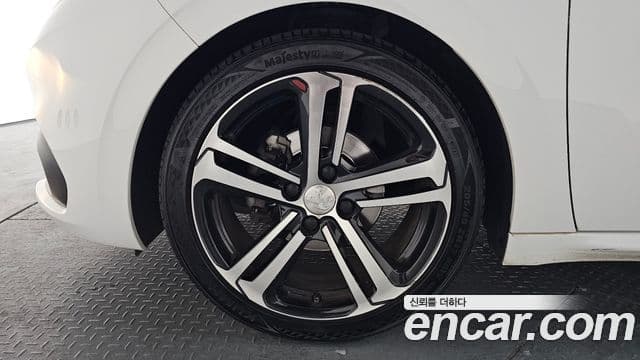 Peugeot 208 1.6 BlueHDi GT Line 5도어, 2018 все фото