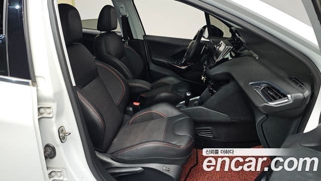 Peugeot 208 1.6 BlueHDi GT Line 5도어, 2018 12