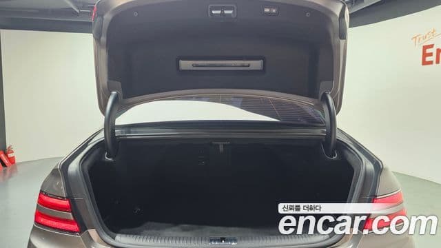 Genesis G90 Premium Luxury, 2019 20