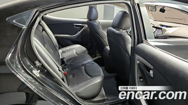 Hyundai Avante MD Luxury, 2011 12