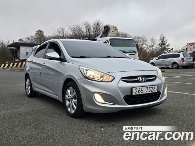 Hyundai Accent(новый кузов / новое поколение) Modern, 2015 3
