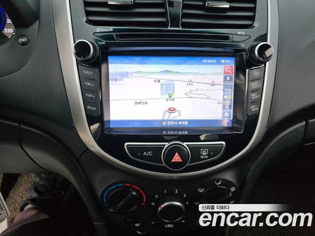 Hyundai Accent(новый кузов / новое поколение) Modern, 2015 14
