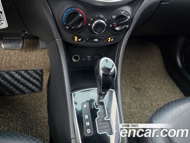 Hyundai Accent(новый кузов / новое поколение) Modern, 2015 16