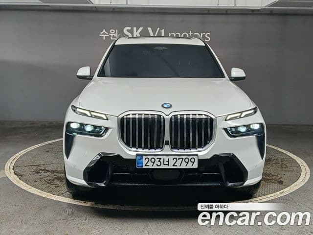 BMW X7 (G07) xDrive 40i M Sport 6인승, 2025 1
