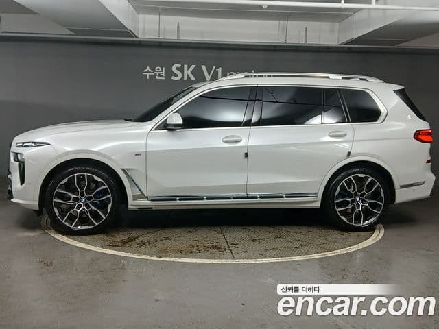 BMW X7 (G07) xDrive 40i M Sport 6인승, 2025 2