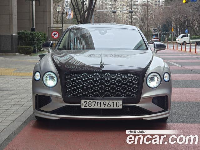 Bentley Flying Spur 4세대 4.0 Mulliner, 2026 2