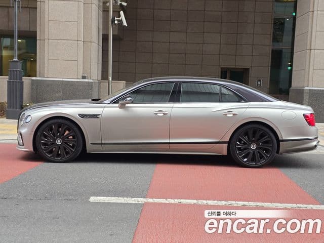 Bentley Flying Spur 4세대 4.0 Mulliner, 2026 3