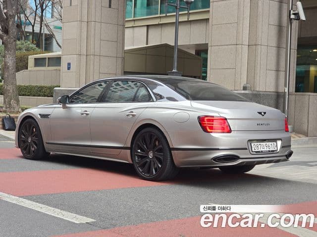 Bentley Flying Spur 4세대 4.0 Mulliner, 2026 4