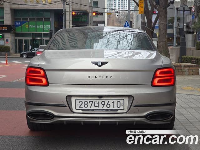 Bentley Flying Spur 4세대 4.0 Mulliner, 2026 все фото