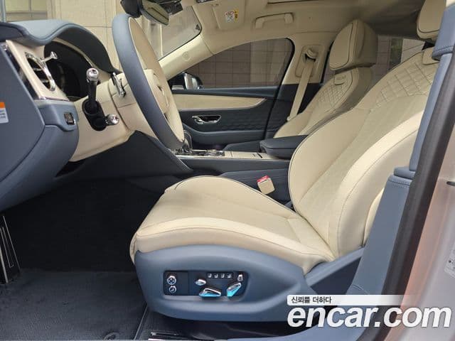 Bentley Flying Spur 4세대 4.0 Mulliner, 2026 7
