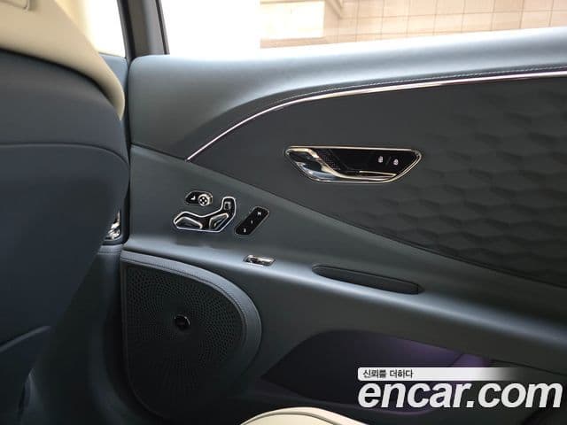 Bentley Flying Spur 4세대 4.0 Mulliner, 2026 8