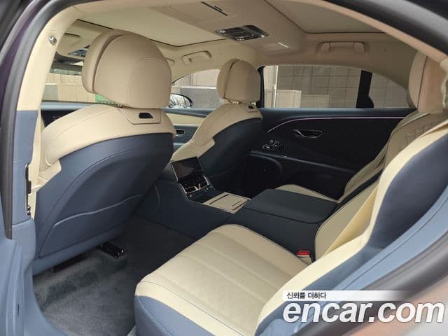Bentley Flying Spur 4세대 4.0 Mulliner, 2026 9