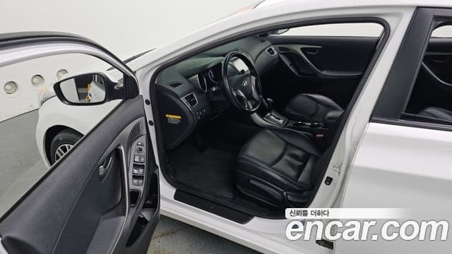 Hyundai Avante MD M16 GDI Avenue, 2014 10