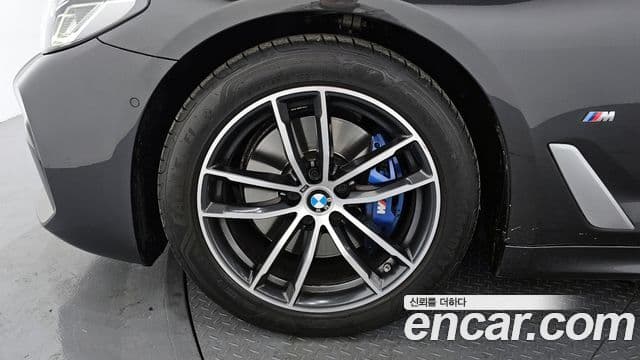 BMW 5시리즈 (G30) 520i M Sport, 2023 все фото