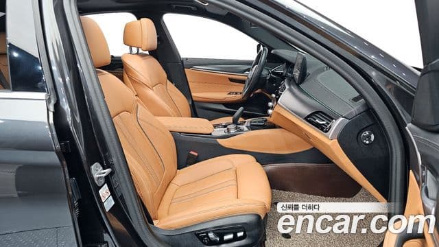 BMW 5시리즈 (G30) 520i M Sport, 2023 10