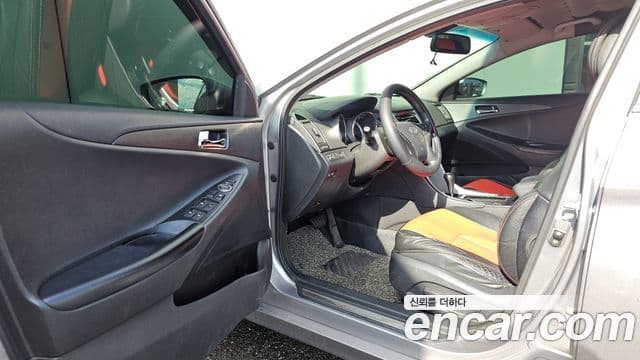 Hyundai YF Sonata LPI top, 2010 11