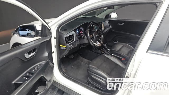 Kia Stonic Trendy, 2019 10