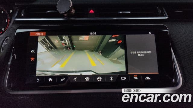 Land Rover Range Rover Velar 3.0 D300 R-Dynamic SE, 2018 16