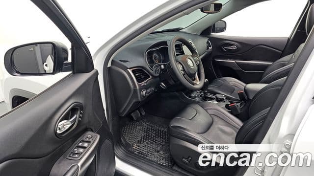 Jeep Cherokee(KL) 2.4 Limited AWD, 2022 10