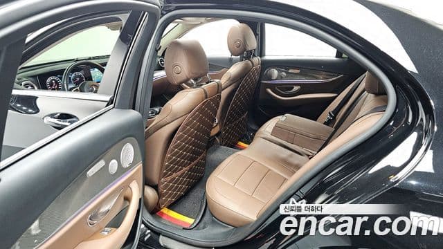 Mercedes-Benz E-класс W213 AMG Line, 2020 11