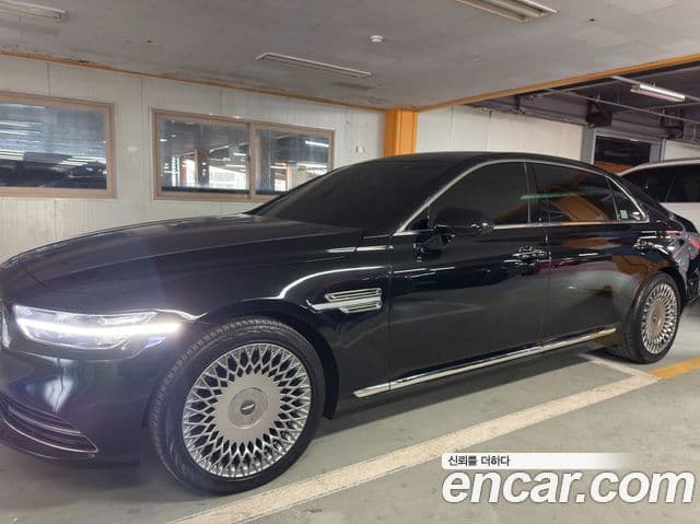 Genesis G90 Premium Luxury, 2021 1