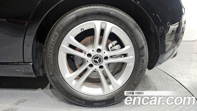 Mercedes-Benz A-класс W177 A220 хэтчбек, 2025 все фото