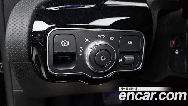 Mercedes-Benz A-класс W177 A220 хэтчбек, 2025 14