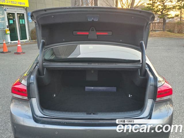 Genesis G80 Luxury, 2019 18